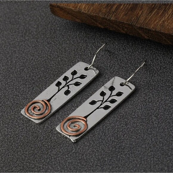 Tree stencil landscape nature inspired minimalist earrings - Picture 4 of 5